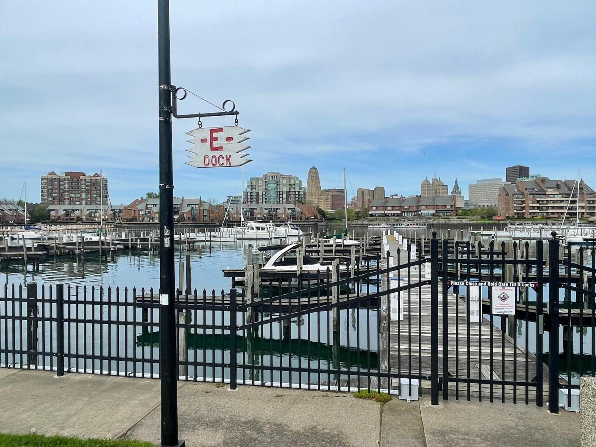 Buffalo'S River Den 外观 照片